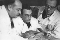 Профессор Н.Ю. Беленков (в середине).